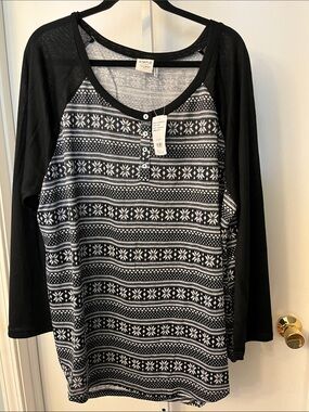 Simple Black & White Patterned Raglan Henley Long Sleeve Top